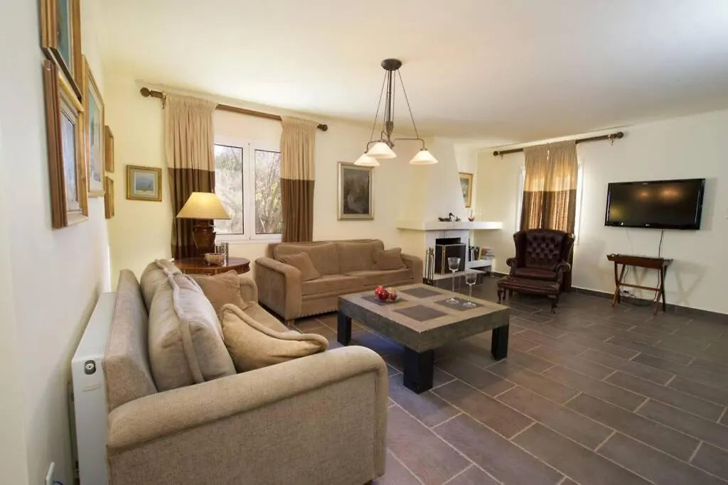 Konstantinas House, A Touch Of Nature & Sea Ferendinata Holiday home