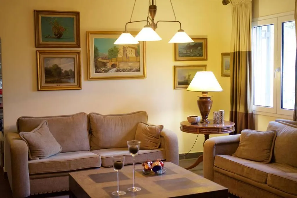 Konstantinas House, A Touch Of Nature & Sea Ferendinata 0*,